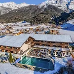 Hotel Happy Stubai 4*