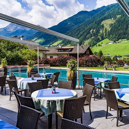 Happy Stubai Hotel 4*