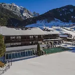 Szálloda Happy Stubai Neustift im Stubaital