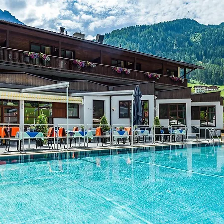 Happy Stubai Otel