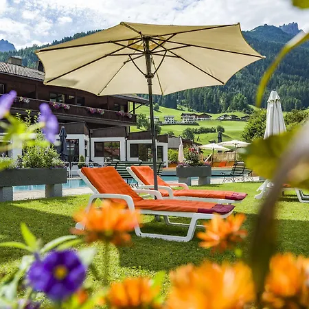 Szálloda Happy Stubai Neustift im Stubaital