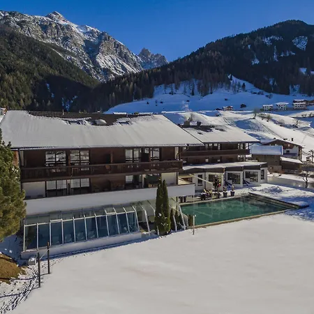 Szálloda Happy Stubai Neustift im Stubaital