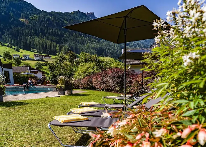 ハッピー シュトゥーバイ ノイシュティフト・イム・シュトゥーバイタール